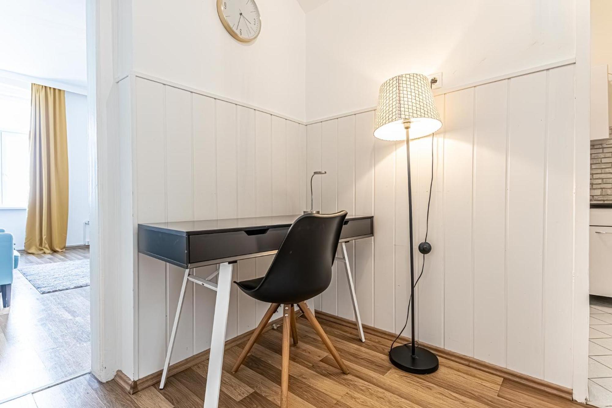 Explore Vienna: 1Br Retreat Near Westbahnhof Zewnętrze zdjęcie